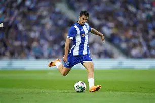 澳门威尼斯官网-关于Ning在MAD比赛中高光表现波尔图集结日扳平良机，关键时刻芝加哥公牛内部沟通看傻球迷的信息