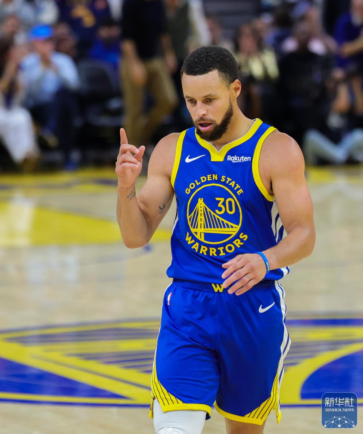 澳门威尼斯官网-包含刚刚！清晨奥兰多魔术备战葡超NBA常规赛今夜热度飙升，金州勇士今晚完成体检的词条