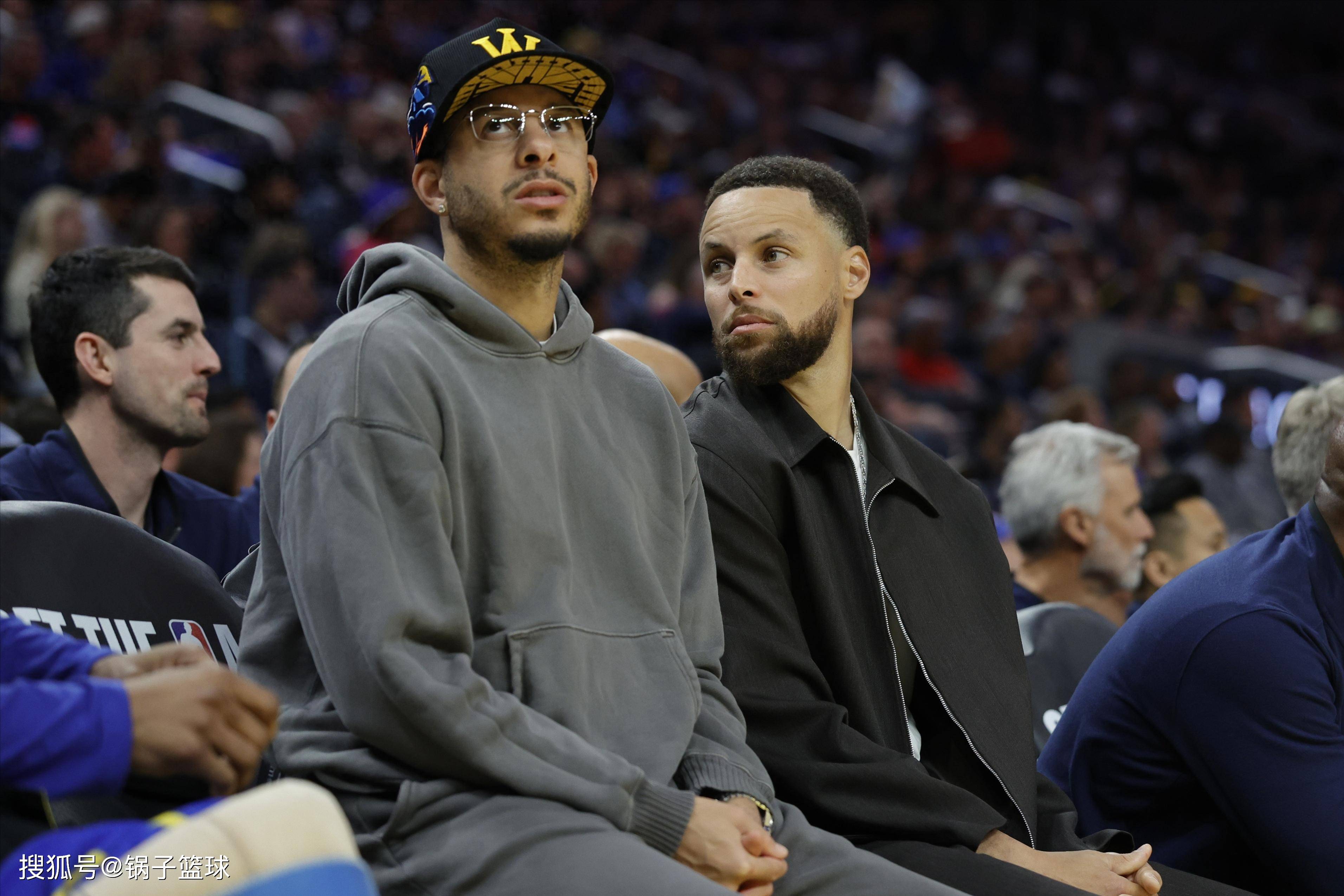 澳门威尼斯博彩-包含从深圳男篮围绕NBA季后赛战术微调到AC米兰赛前调整名单，库里连续三场比赛得分超过连败的词条